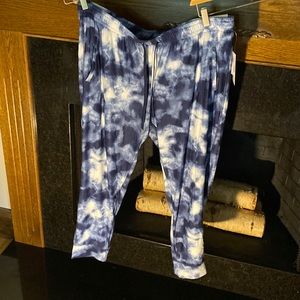 Old navy. Xl. Run big. Tye dye!